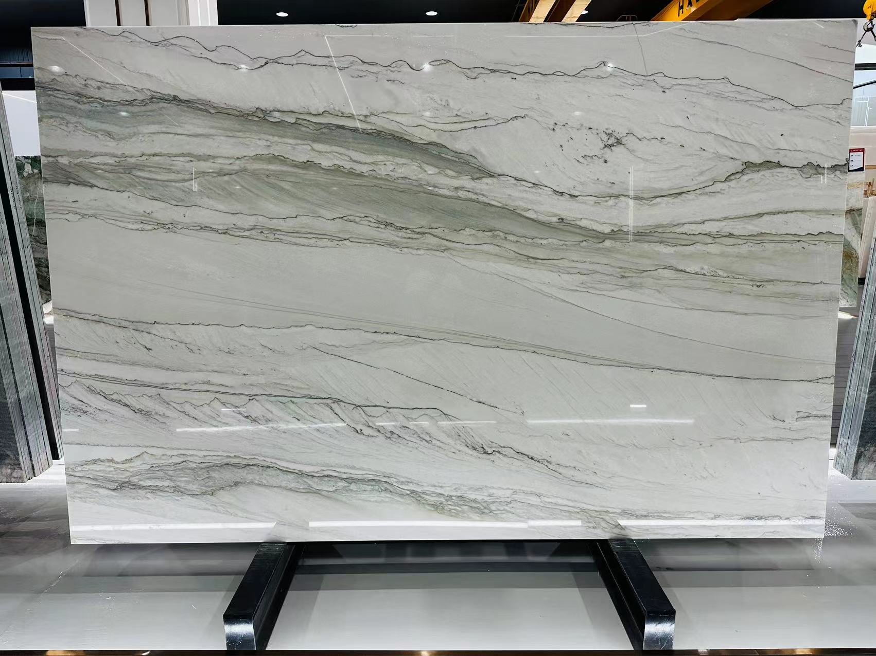 White MACAUBAS Fish belly white marble